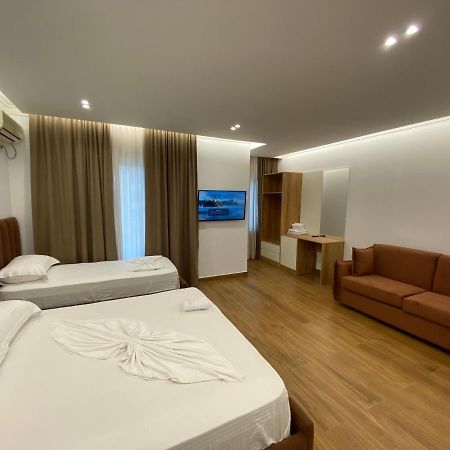 Hotel Vila Mare Durres Ngoại thất bức ảnh