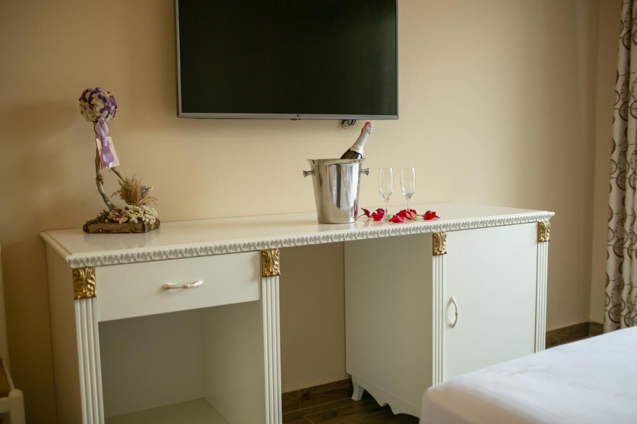 Hotel Vila Mare Durres Ngoại thất bức ảnh