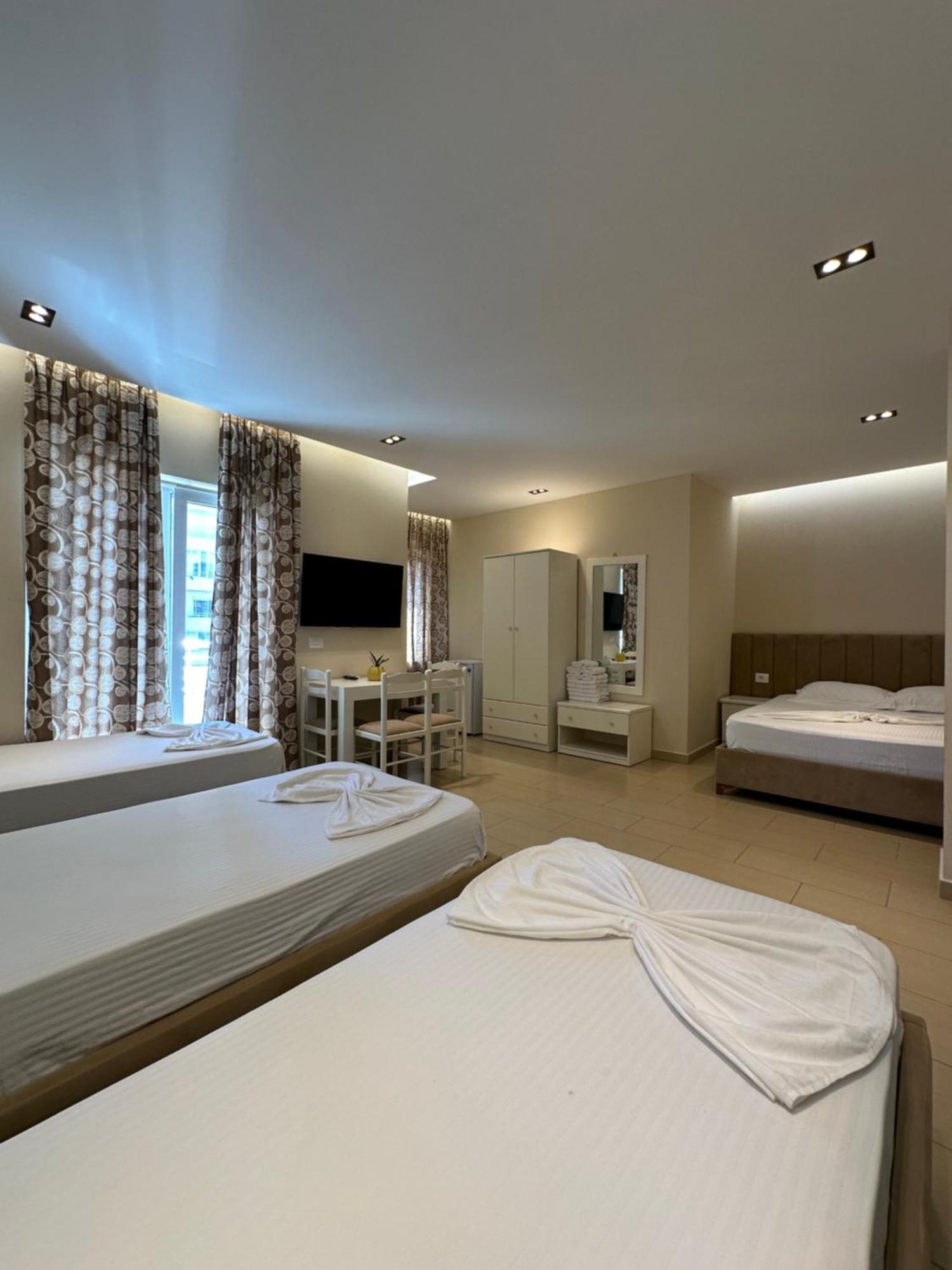Hotel Vila Mare Durres Ngoại thất bức ảnh
