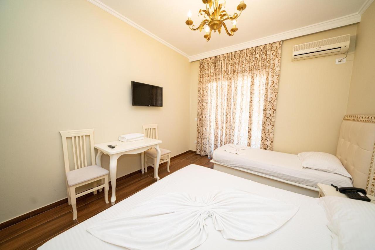Hotel Vila Mare Durres Ngoại thất bức ảnh